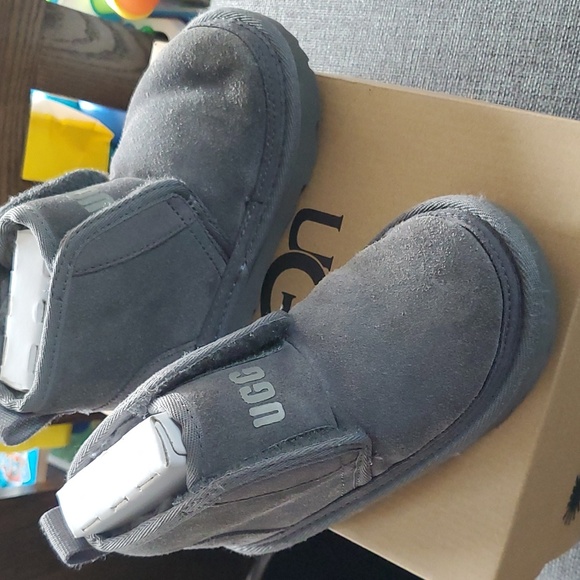 Kids UGG Neumel EZ Fit FREE SHIPPING - Picture 4 of 5